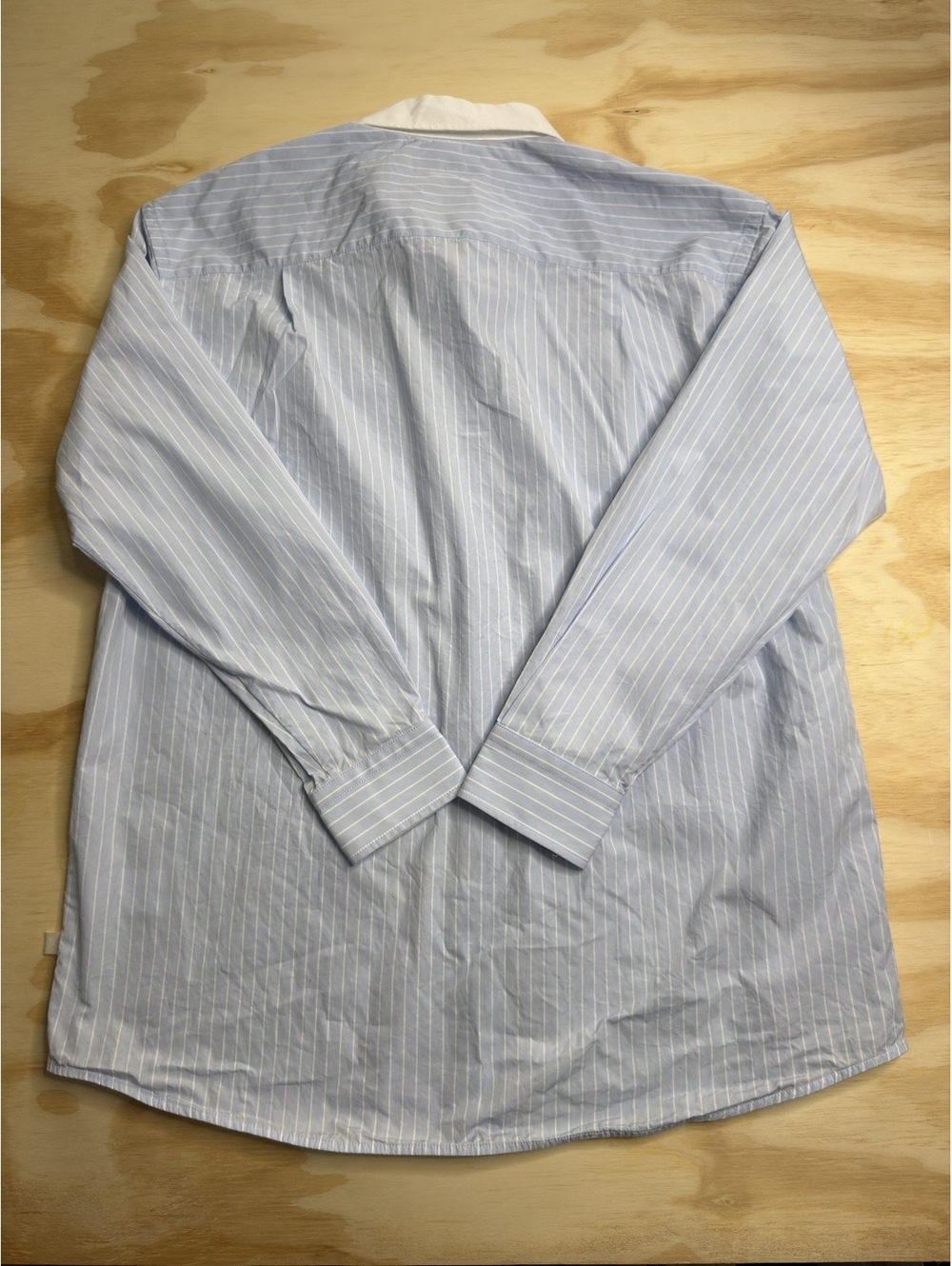 Lafayette 148 New York Oversized Light Blue & White Striped Button-Down Shirt - Picture 3 of 9